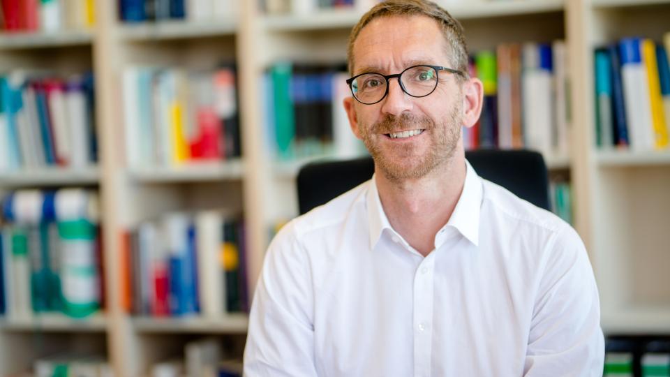 Foto des Dekans Prof. Dr. Jacob Joussen